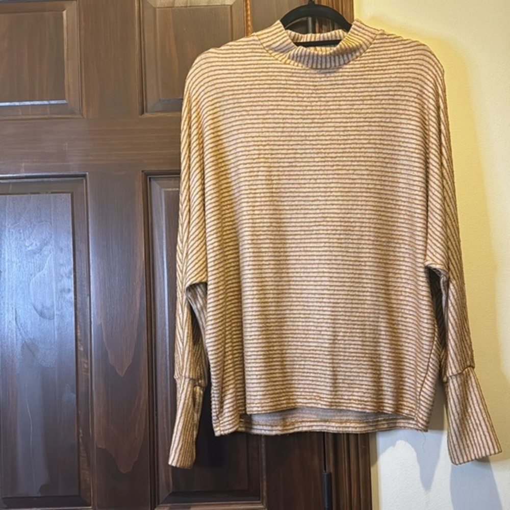 Urban Outfitters Sweater. Size Small.